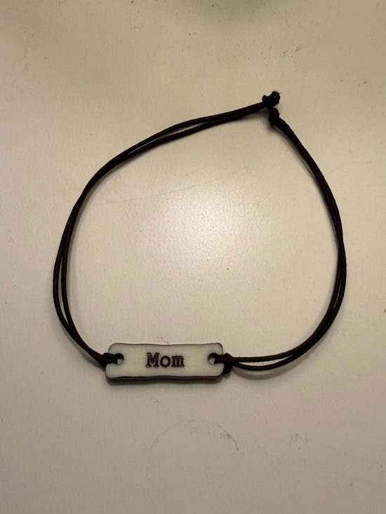 Vintage Jewelry - "Mom" bar tag brown cord adjustable gift dainty bracelet